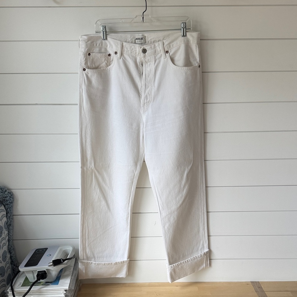 Agolde women’s Straight Jeans in Crisp White. Size 30.  EUC